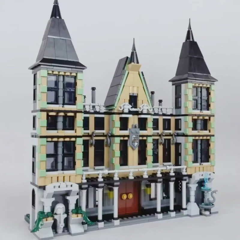 

Новый классический конструктор Malfoy Bricks из 1601 детали: модель особняка MOC для декора дома, модульный набор для вечеринок и подарков на день рождения