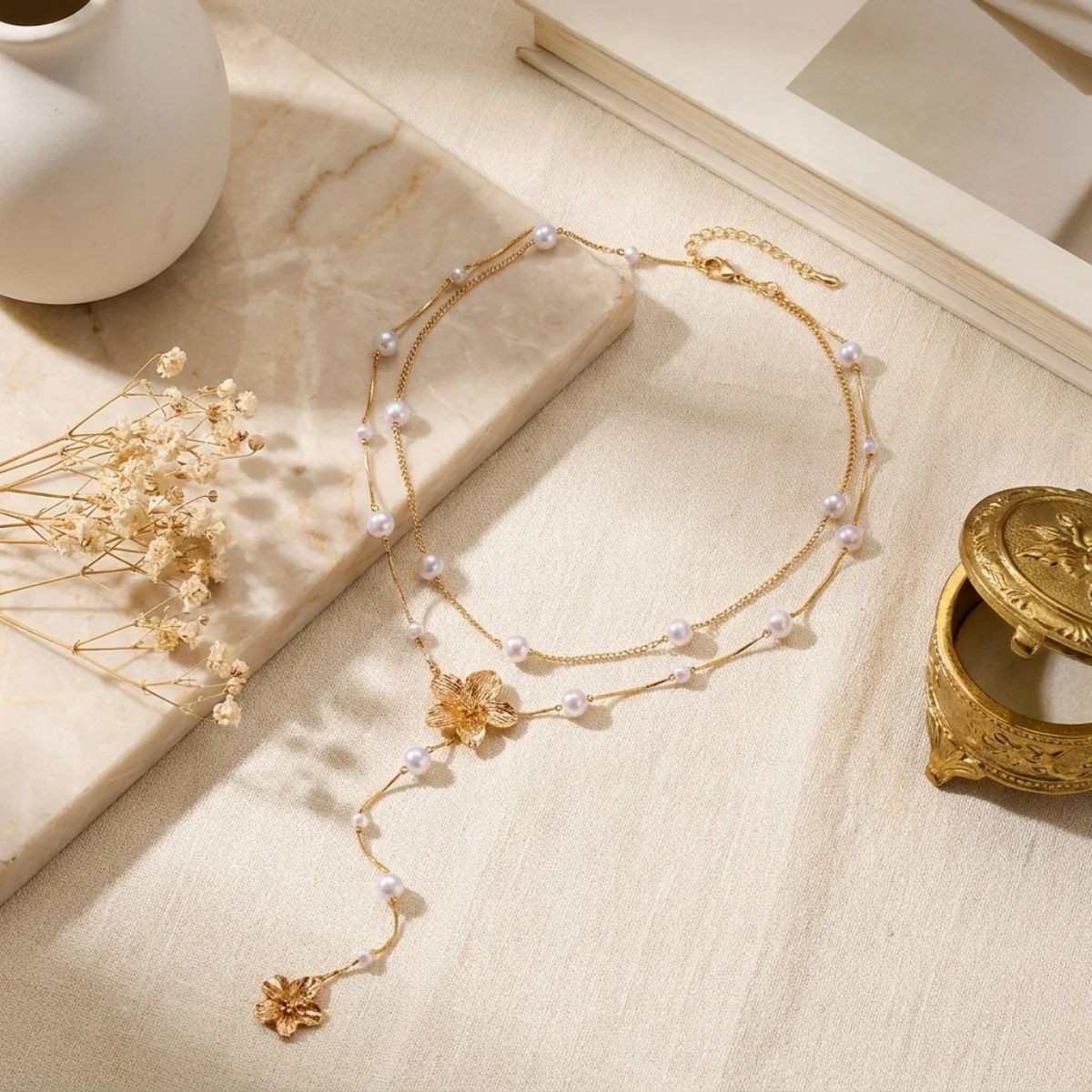 Französische Ästhetik Simulierte Perlenblumen-Anhänger-Halskette für Frauen Eleganter Metall-Blumen-Y-förmiger Choker Hochzeitsschmuck – Detail 23