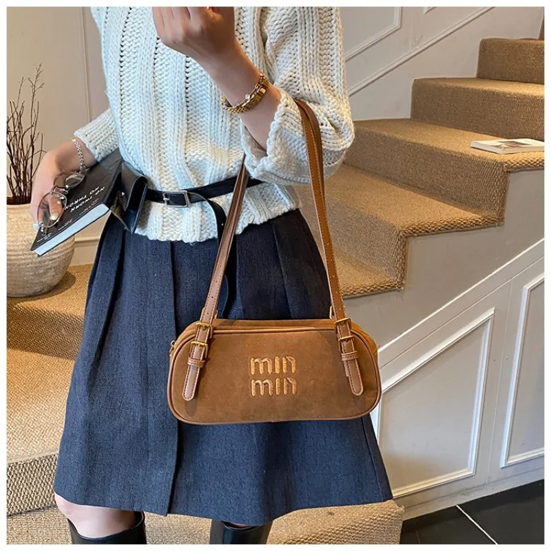 

Women's Messenger Bag Made Of Fine Leather Boasting Casual Paris High-End Daily Cozy Look​