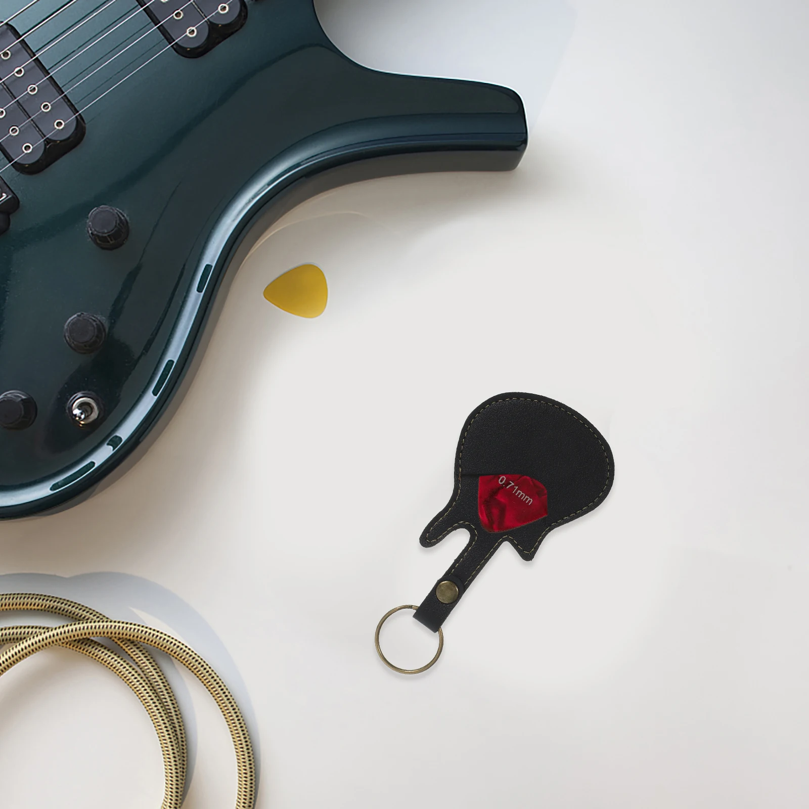 

Guitar Pick Holder Compact Durable Keychain PU Zinc Alloy Storage Bag for Guitar Picks Plectrums Portable Carry Case