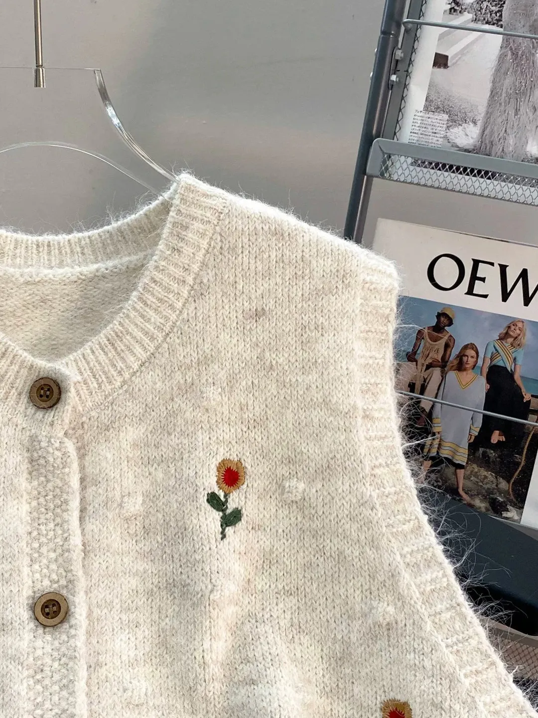 Soft Knitted Embroidered Vest Top Women's Spring Autumn Loose Fit Sleeveless Slimming Versatile round Neck Single Button Closure