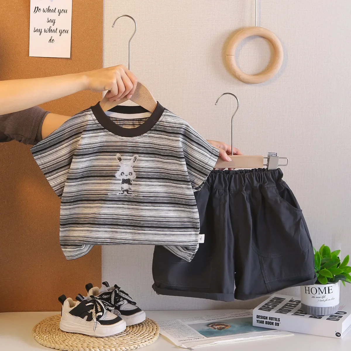 Summer Baby Boys' 2Pcs Outfit Set Striped Bunny Print Short Sleeve Tees & Shorts Casual Cotton Clothing for Toddlers Daily Wear