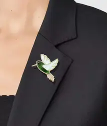 Fashion Gold Color Kingfisher Bird Animal Brooches Luxury Brand Designer White Green Shell Lapel Pins For Women Fine Jewelry