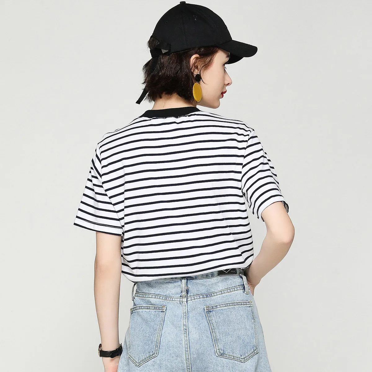 LOUISYAO T-shirt da donna girocollo a righe 2025 Estate Normcore Donna Top Colori a contrasto Allentati Y2k Manica corta Tees Street