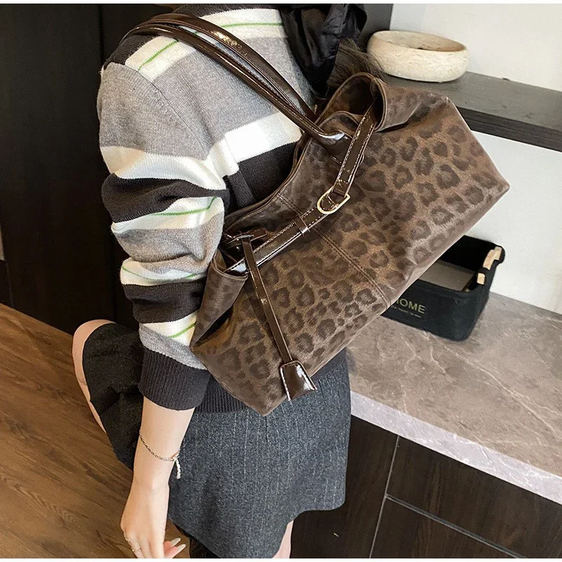 Leopardenmuster Gürtelschnalle Unterarm Umhängetasche, Vintage Große Kapazität Frauen Einkaufstasche, 2025 Herbst Winter Neue Top Griff Handtasche – Detail 12