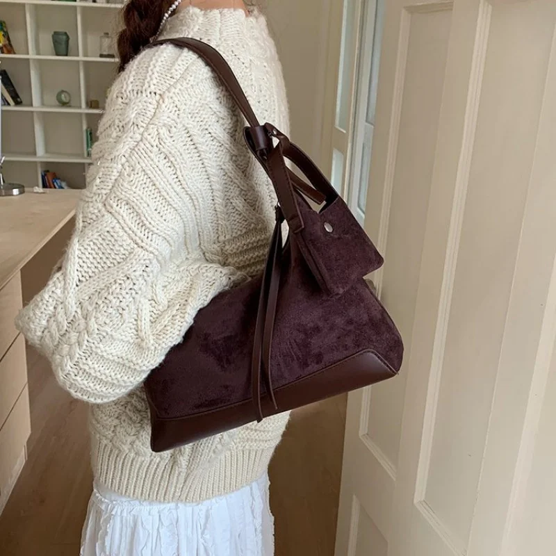 

Superior Ladies Crossbody-Bag Made Of Goatskin Leather Boasting High-End Monaco Vintage Neat Spacious Style