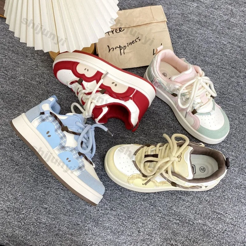 

Autumn New Platform Sneakers Fashion Comfortable Hard Wearing Woman Vulcanize Shoes Commuter Breathable Cross Tied Casual Flats