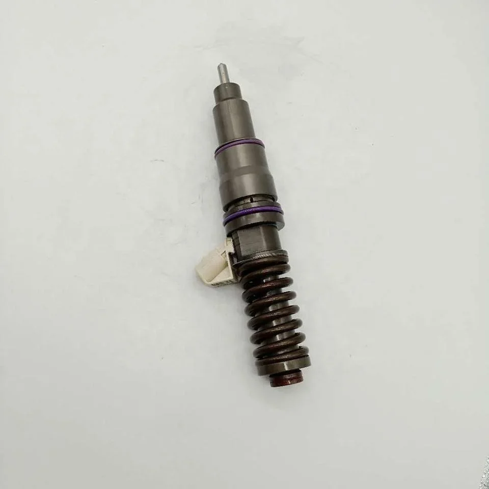 Excavator Diesel Engine Fuel Injector VOE21582094 21582094 For EC210 EC360