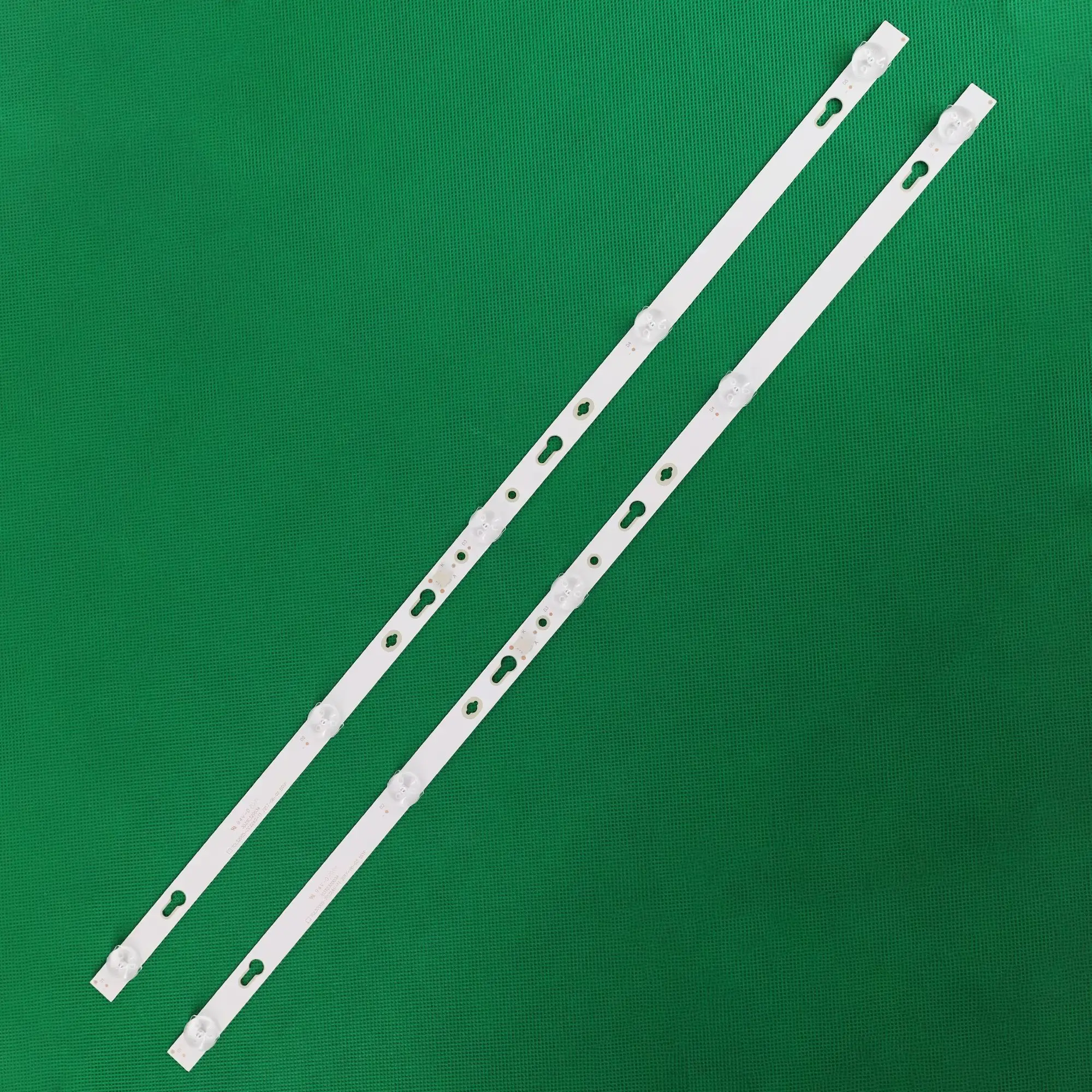 

1 компл. = 2 шт. светодиодная лента для подсветки, 5 ламп для телевизора TCL 32 дюйма 32F6B TCL32D05-ZC22AG-12 5S1P 4C-LB320T-ZC3 TC320M04 L32M5-AZ