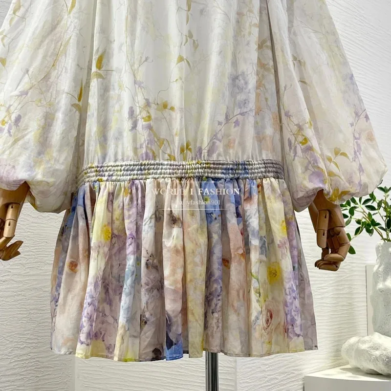 Sukienki damskie na jesień 2026, białe, z kwiatowym nadrukiem, rękawami typu lampion, długie rękawy, haftowane, mini.