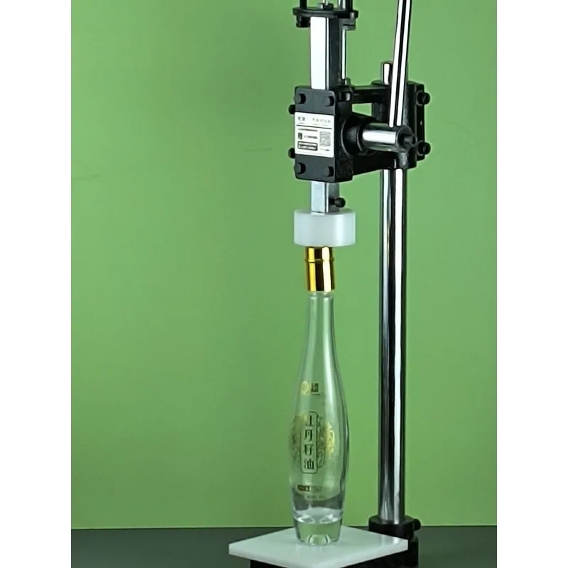 المفاجئة على زجاجة النبيذ الأبيض زجاجة زيت السمسم، آلة ختم زجاجة صلصة الصويا