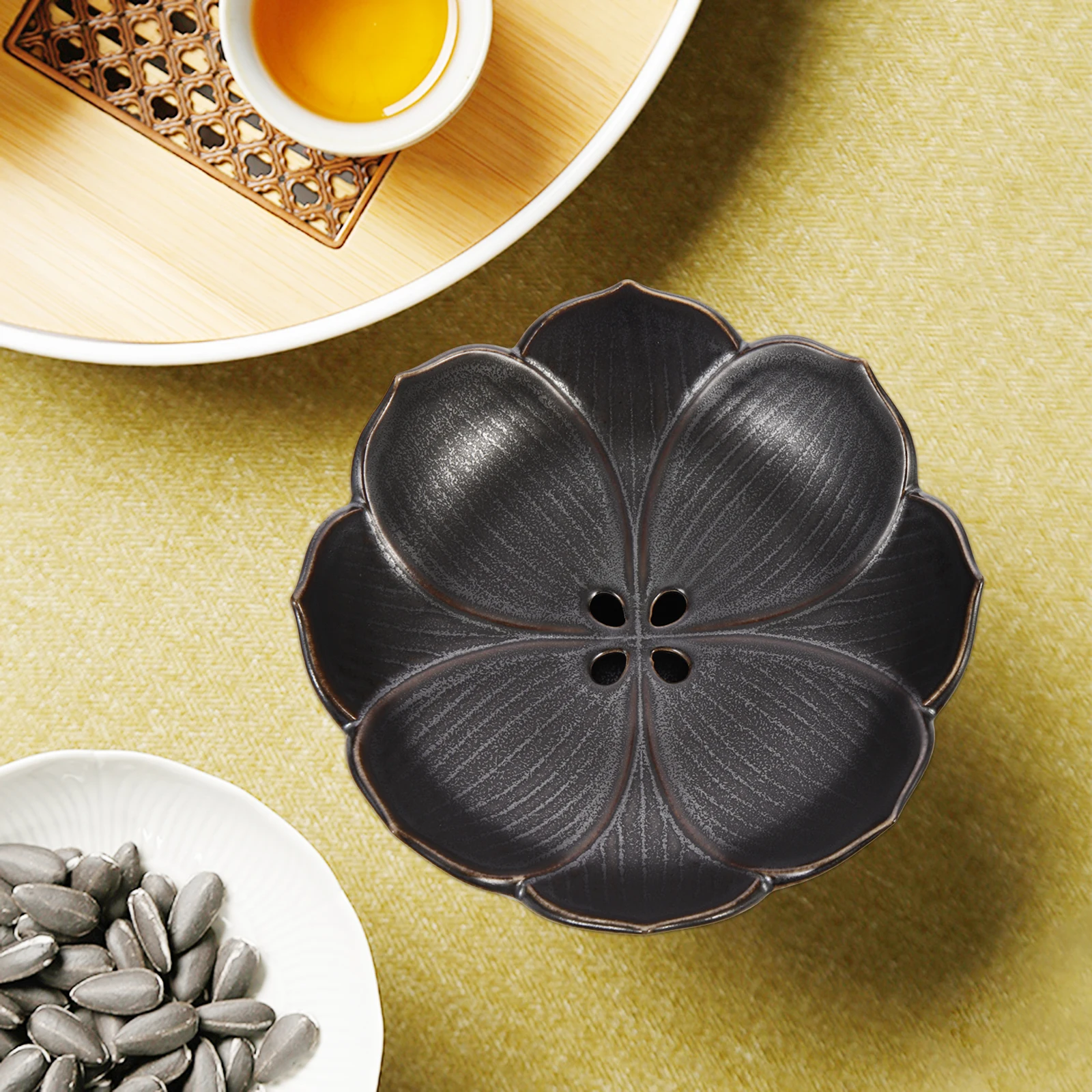 

Ceramic Lotus-Design Fruit Bowl Lightweight Portable Kitchen Counter Storage Multi-Functional Easy Clean Chinese Style