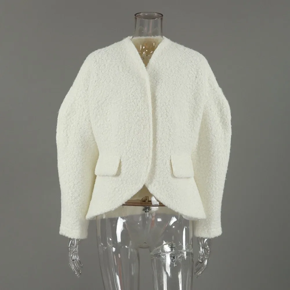 Modische, schicke, lockere Wolljacke mit Baumwollfutter, Tweedstoff, kurzer Mantel, lässige Luxusjacke mit Knopfleiste und Raffung – Detail 5