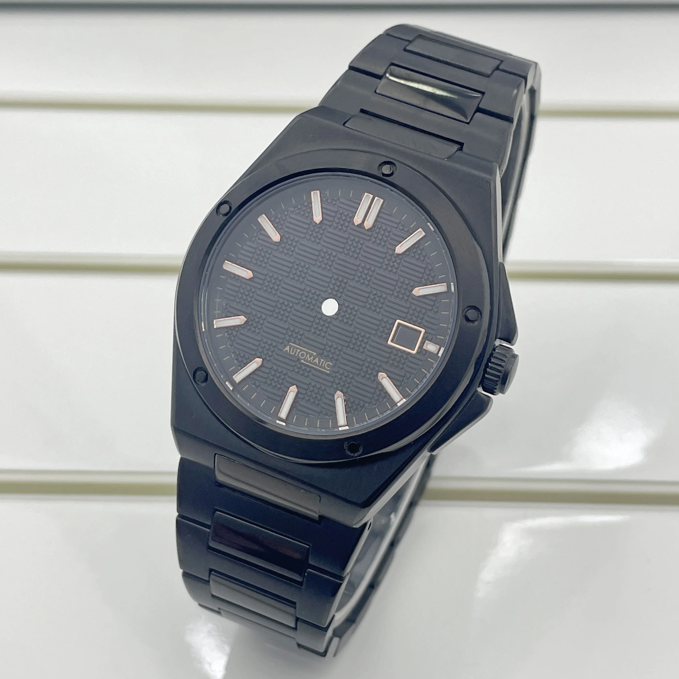 38.5mm black stainless steel case and strap, compatible with 8215 and 1612 movements, repairable and replaceable components are