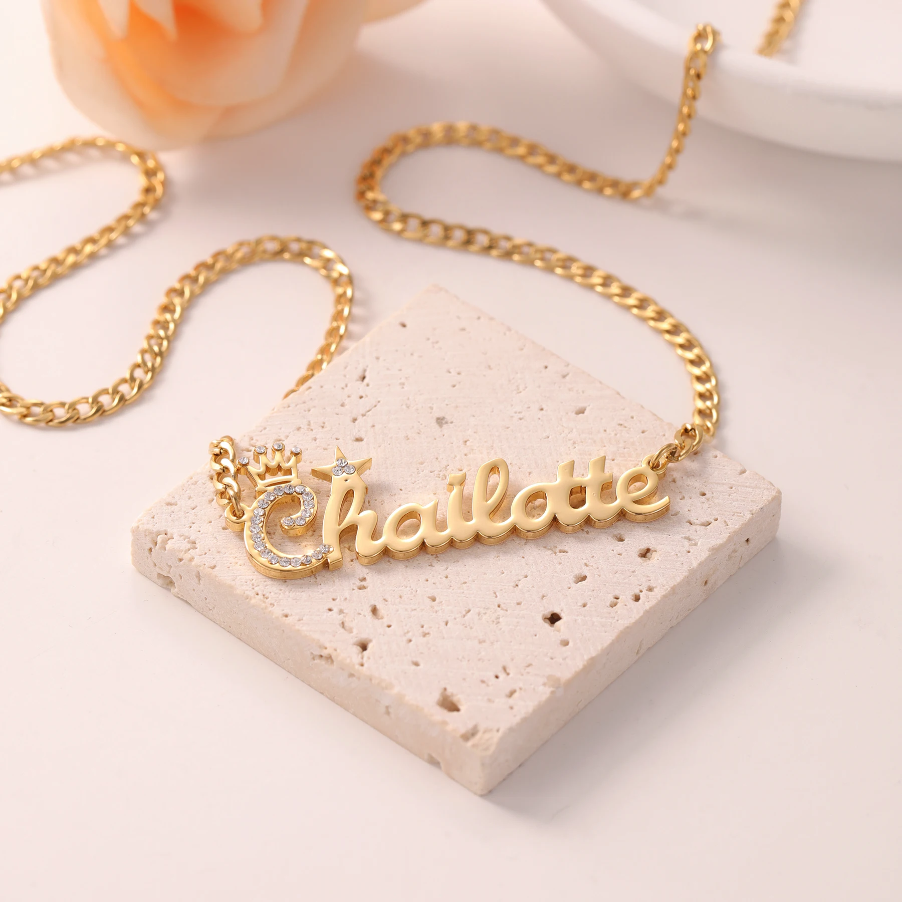 Personalisierte Namenskette mit Krone, 18K vergoldet, Goldstern-Kristall-Namensschild-Anhänger, die Superstar-Namensketten – Detail 5