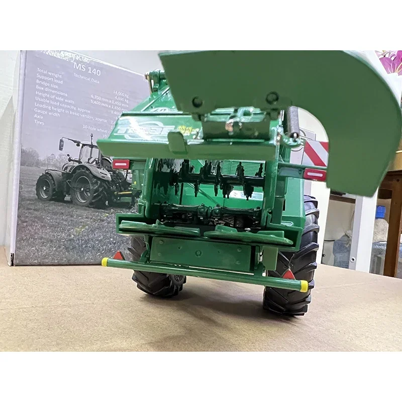 Diecast Alloy 1:32 Scale TEBBE MS 140 Fertilizer Applicator Spreader Trailer Car Model Adult Toys Classics Souvenir Gift Display