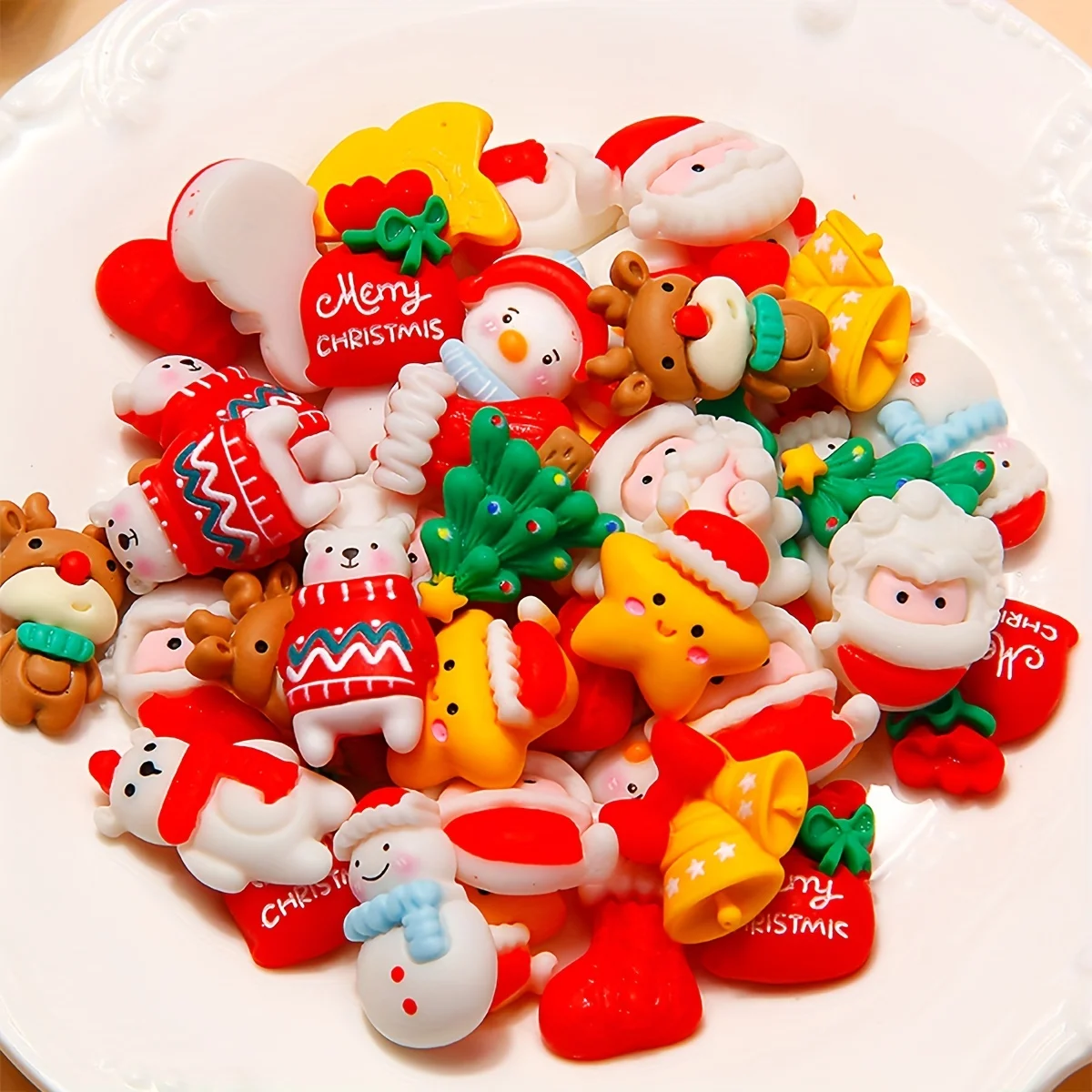 Embellissements de renne de bonhomme de neige Kawaii pour Noël, résine à dos plat, ongles de bricolage, bijoux en résine, décorations exécutives, 100 pièces