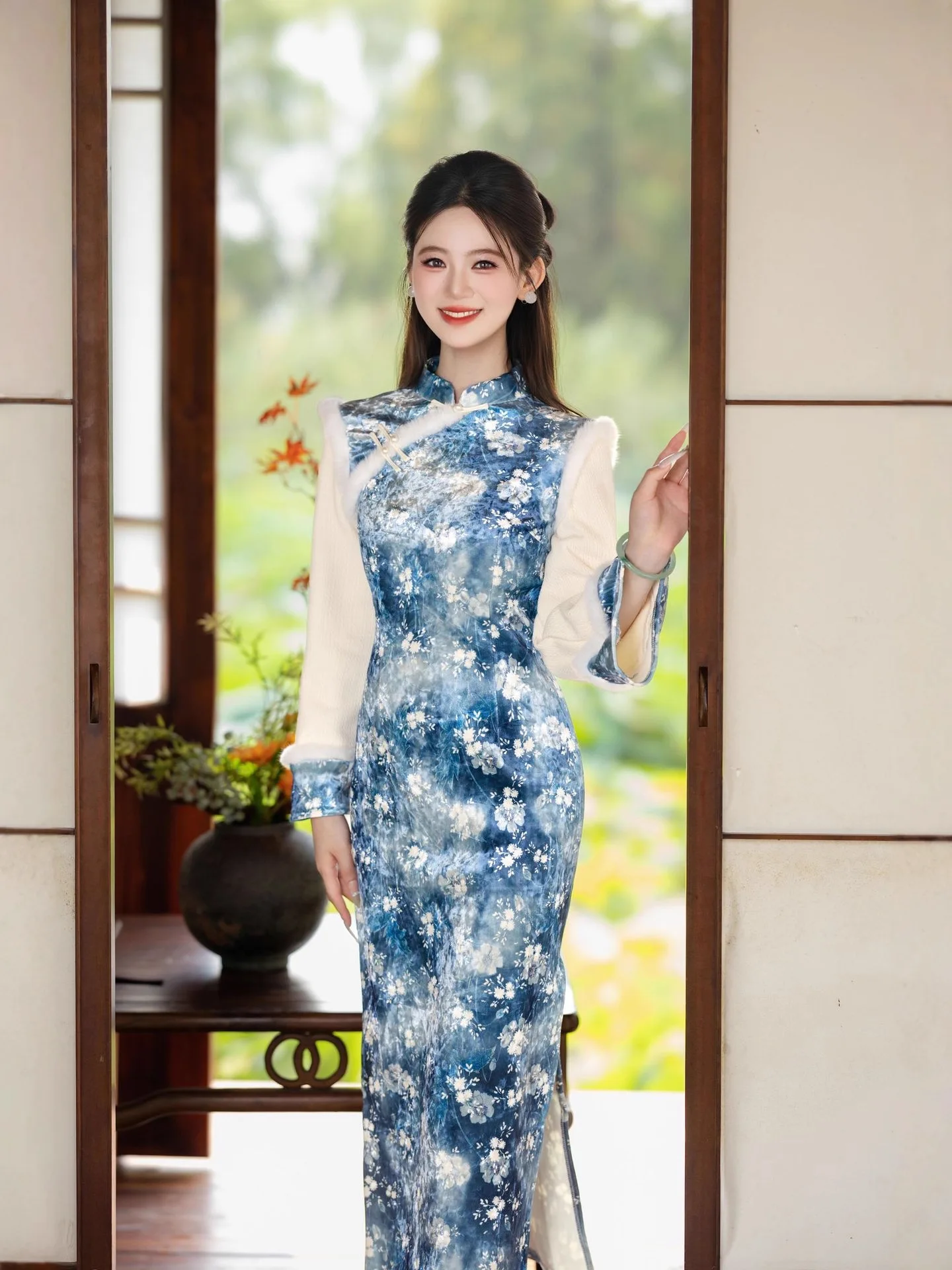2025 Winter New Blue Splicing Floral Improvement Cheongsam New Chinese Style Young Retro Cheongsam