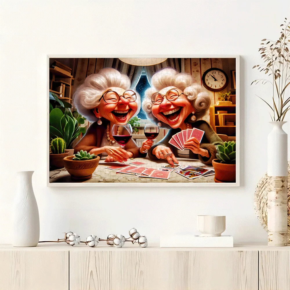 [만화 직소 퍼즐] 1000피스 대형 직소 퍼즐 - 만화 스타일 |   카드를 놀고 있는 노인 여성과 와인, 가족 상호작용 G