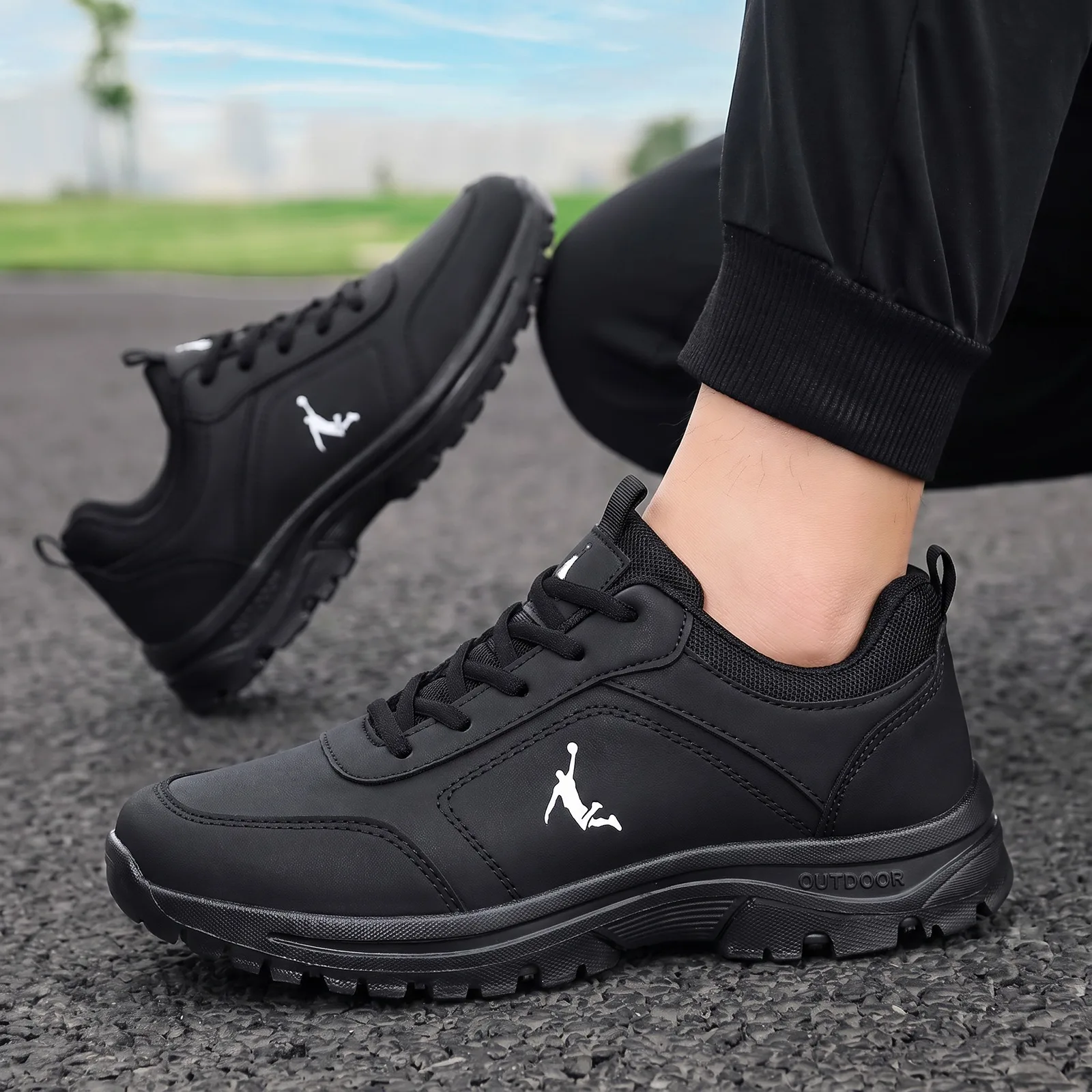 Autumn Sports Shoes New Men's Shoes Thick Sole Comfortable Basketball Shoes Outdoor Casual Single Shoes Soft Sole Versatile
