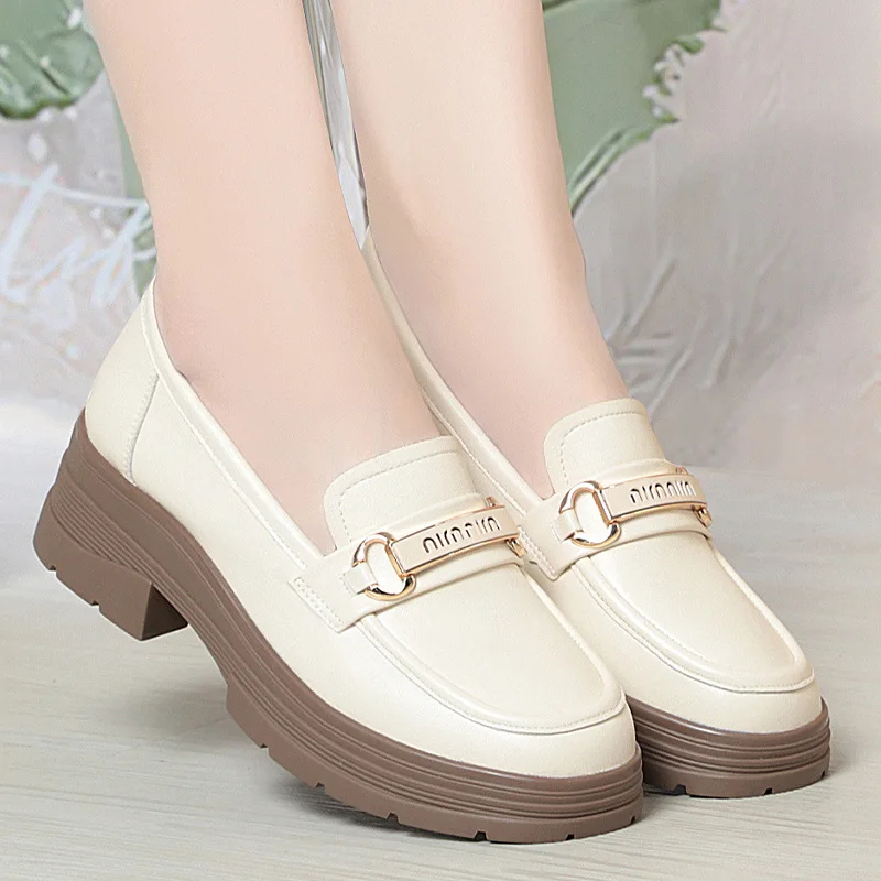 British Style Thick Bottom Patent Leather Loafers Women\'s Platform Shoes 2024 Spring Shallow Block Heels Shoes Office Elegant