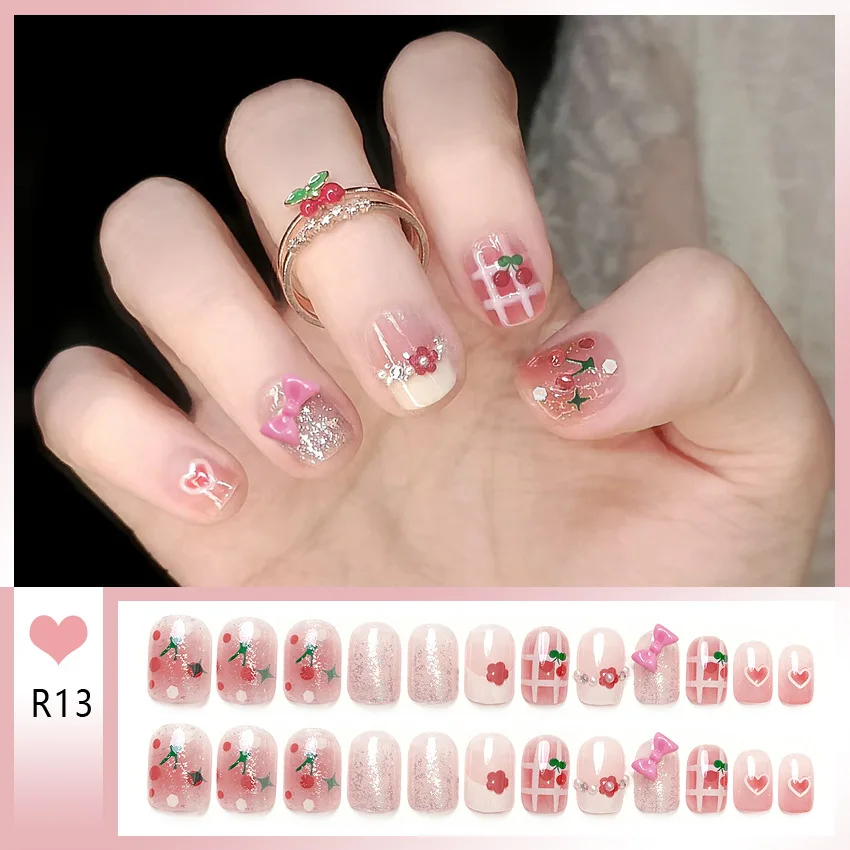 24 قطعة Bowknots الحب القلب نمط اضغط على الأظافر لطيف الطازجة قصيرة مستديرة النمط الفرنسي الأظافر كاذبة الكورية الحلو يمكن ارتداؤها وهمية مسمار