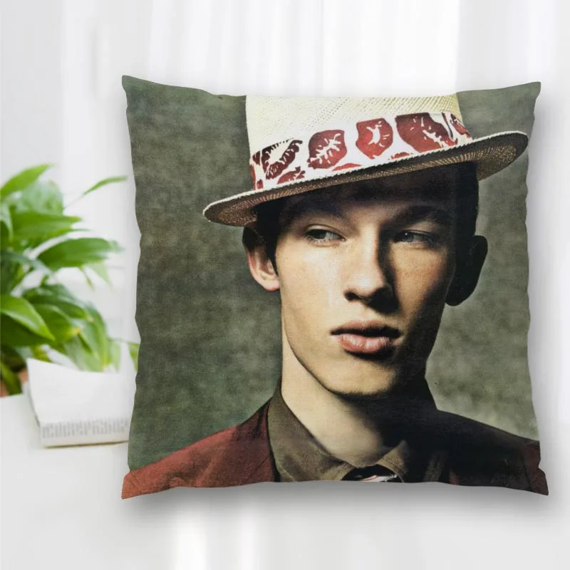 Hot Sale Custom Decorative Pillowcase Callum Turner Actor Square Zippered Pillow Cover Best Nice Gift 35X35cm 40x40cm 6.27