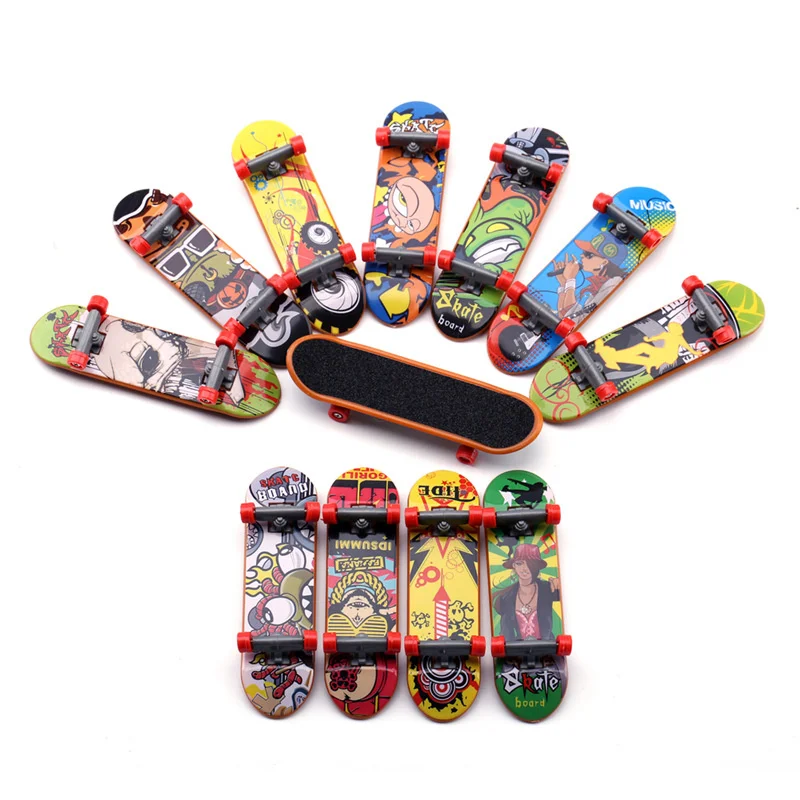 

3Pcs Creative Fingertip Plastic Finger Scooter Alloy Bracket New Unique Children's Skateboard Model Toy Birthday Gift Finger Toy