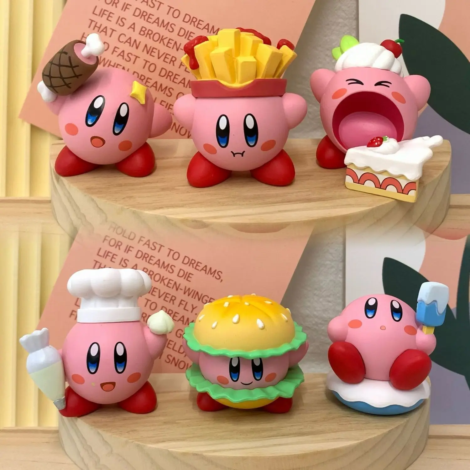 Kirby Auto-Armaturenbrett-Ornament, realistisches Kuchenmodell, kleine Figur, Computertisch-Dekoration, lustiges Cartoon-Spielzeug, Geschenk für Freunde – Detail 1