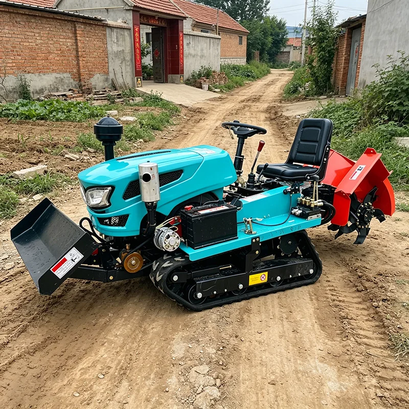 

Многофункциональная сельскохозяйственная техника: гусеничный трактор, роторный культиватор, микрокультиватор и самоходный инструмент для обработки почвы