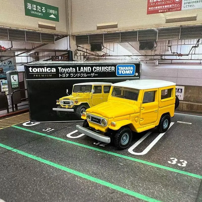 Takara Tomy Tomica Premium 04 Toyota Land Cruiser Die Casting Static Alloy Car Mode Collection Display Boy Toy Gift