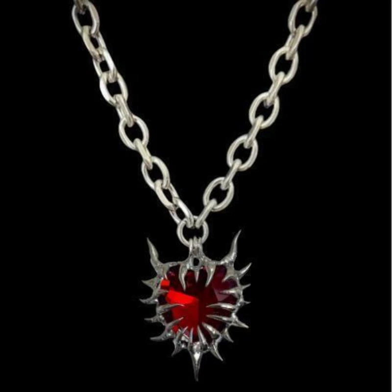 

Dark Gothic Personalized Thorn Red Heart Pendant Gun Black Necklace Unisex Punk Hip Hop Party Necklace Jewelry Accessories
