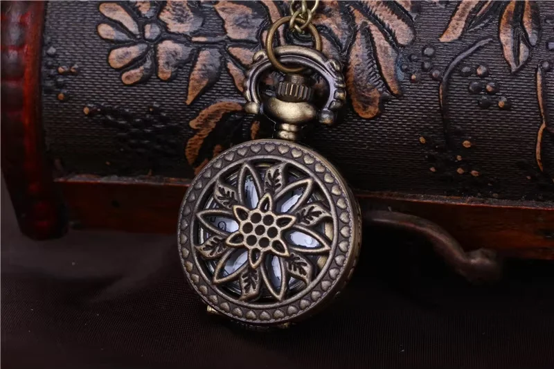 6118New creative small six arrow flower retro classic pocket watch flower fashion pocket watch