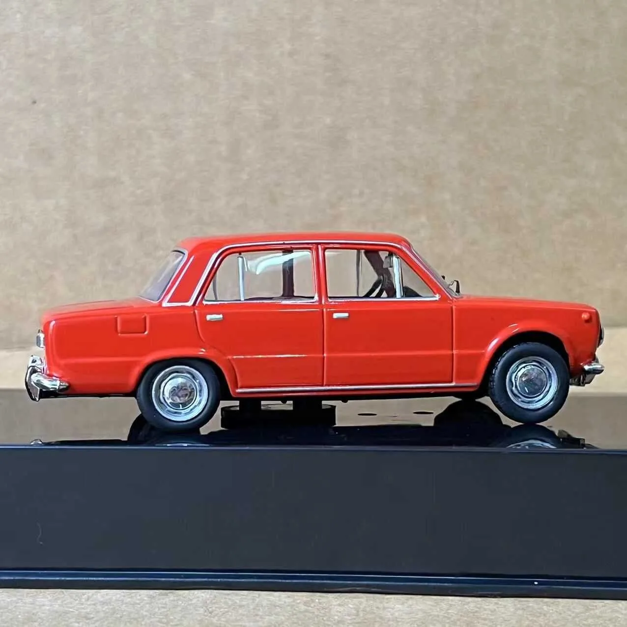 IXO 1/43 Scale LADA 1200 1970 Alloy Car Model Diecast Toys Collection Ornaments Souvenir Toys