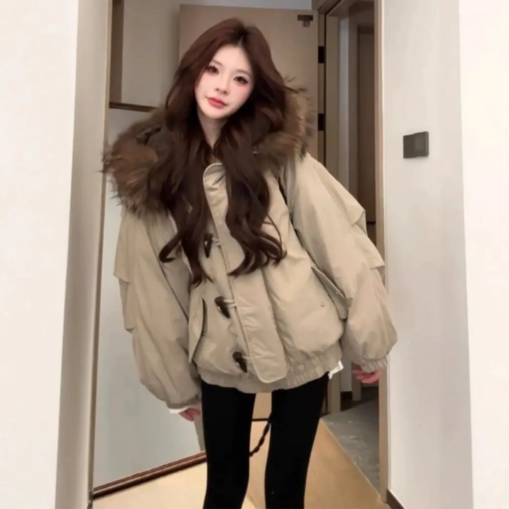 

Женская короткая утепленная хлопковая куртка с большим меховым воротником и роговицами, зимняя парка в корейском стиле, пальто для мелких фигурок