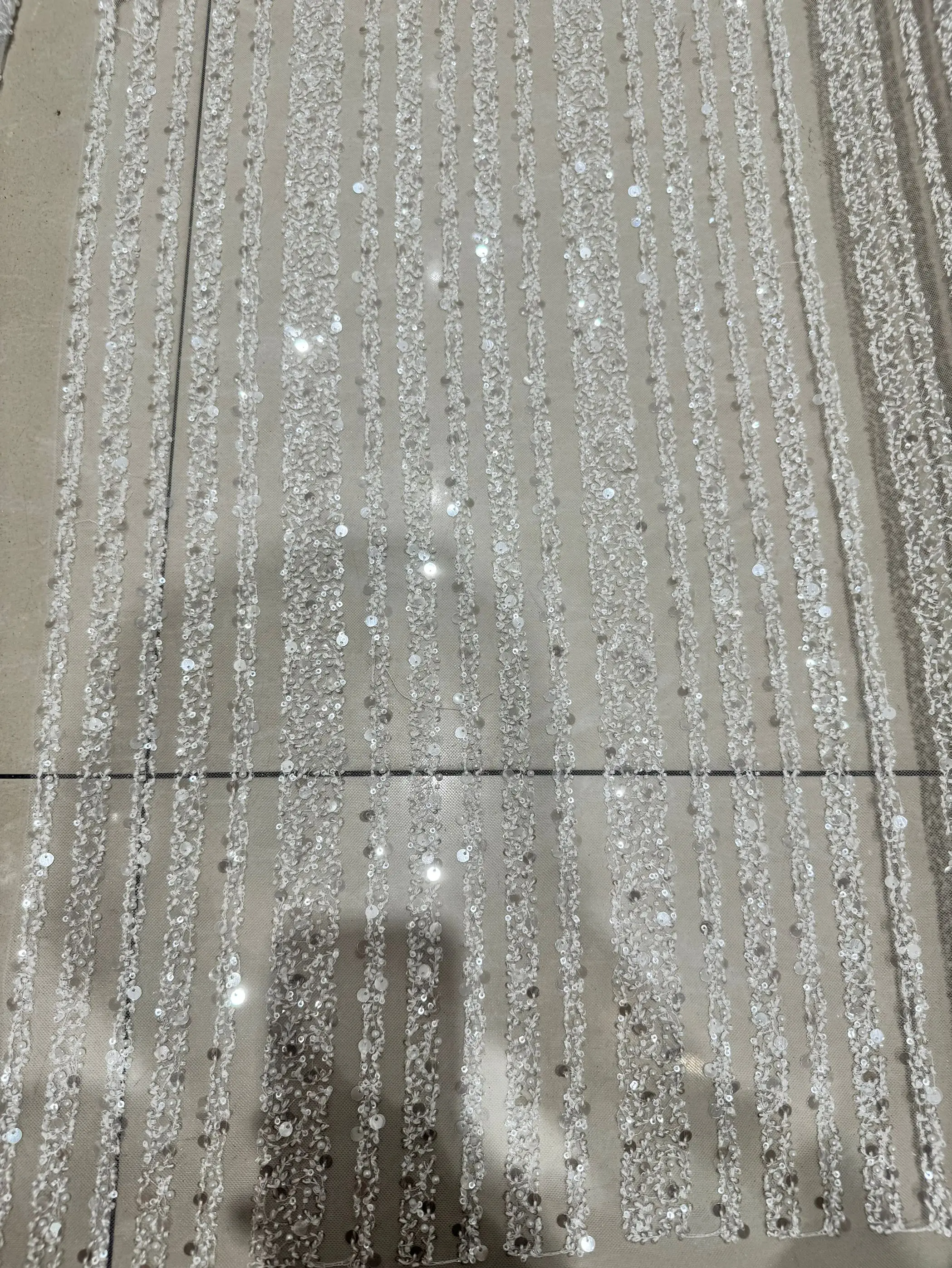 

6, стильная сетчатая ткань с цветочным полосатым дизайном, бусинами, жемчужной вышивкой и блестками, ткань для свадебного платья в американском стиле