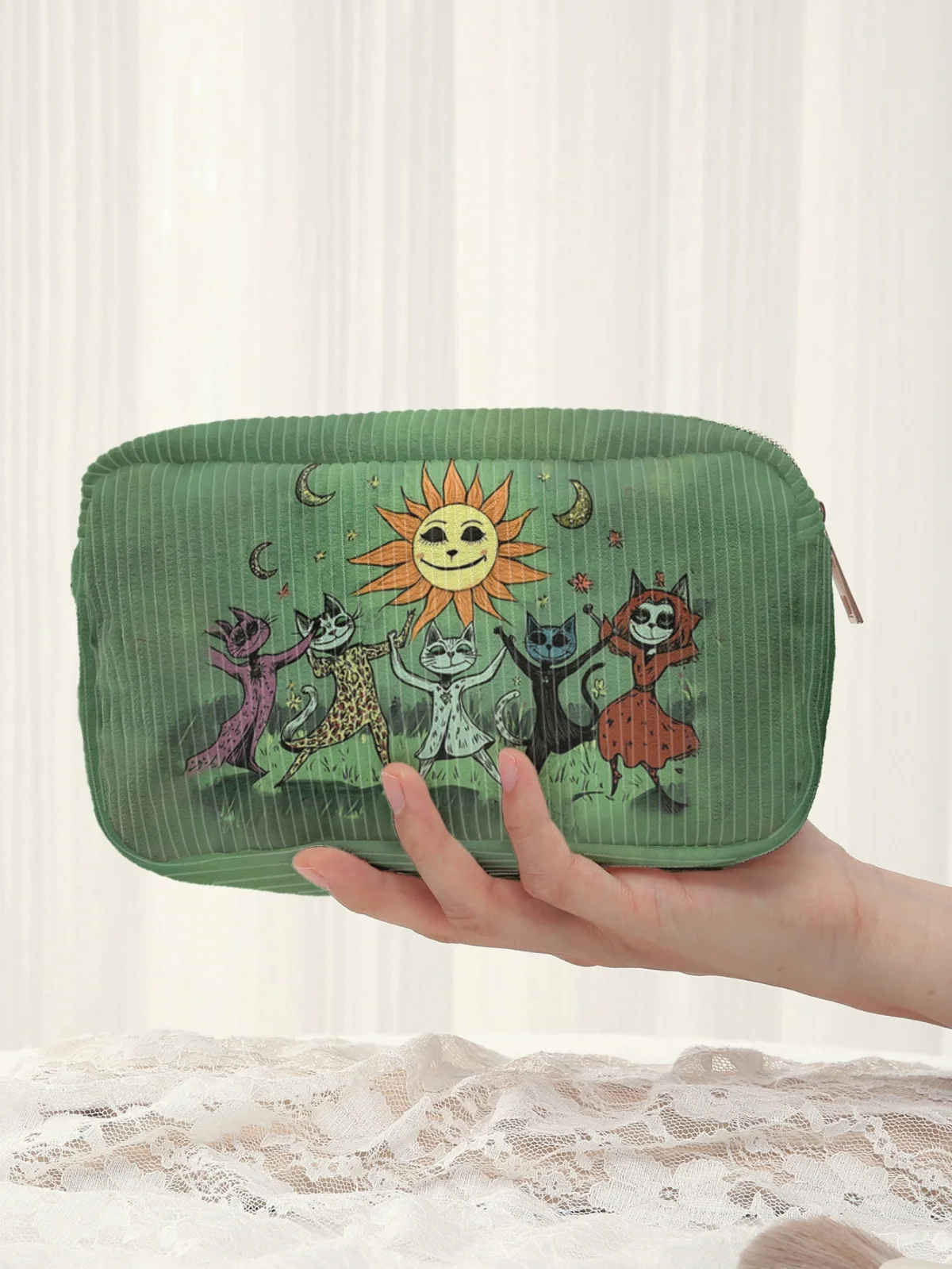 

Childhood retro style cat sun carnival pattern Cosmetic Bag Large Capacity Travel Toiletries Bag Ladies' Makeup Storage Bag
