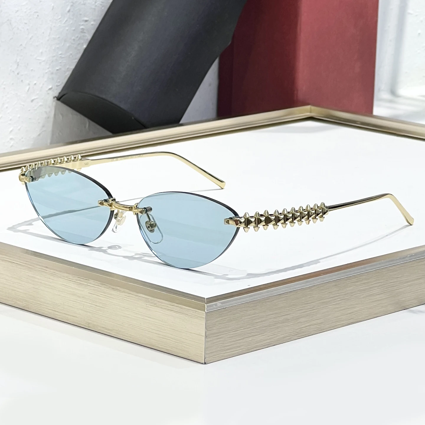 مصمم عرض الأزياء برشام معدني نمط Ct0543 البيضاوي عطلة فرملس مثير النساء النظارات الشمسية في الهواء الطلق القيادة الرجال النظارات الشمسية