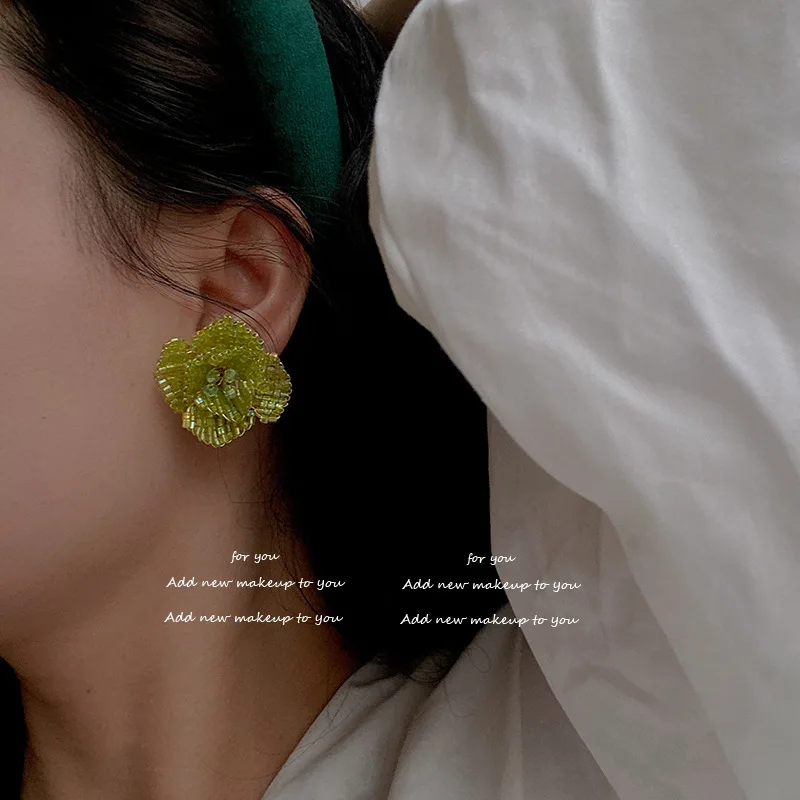 Retro Green Handmade Beaded Flower Stud Earrings For Women's Spring And Summer New Small Fresh Earrings Versatile Ear Jewelry