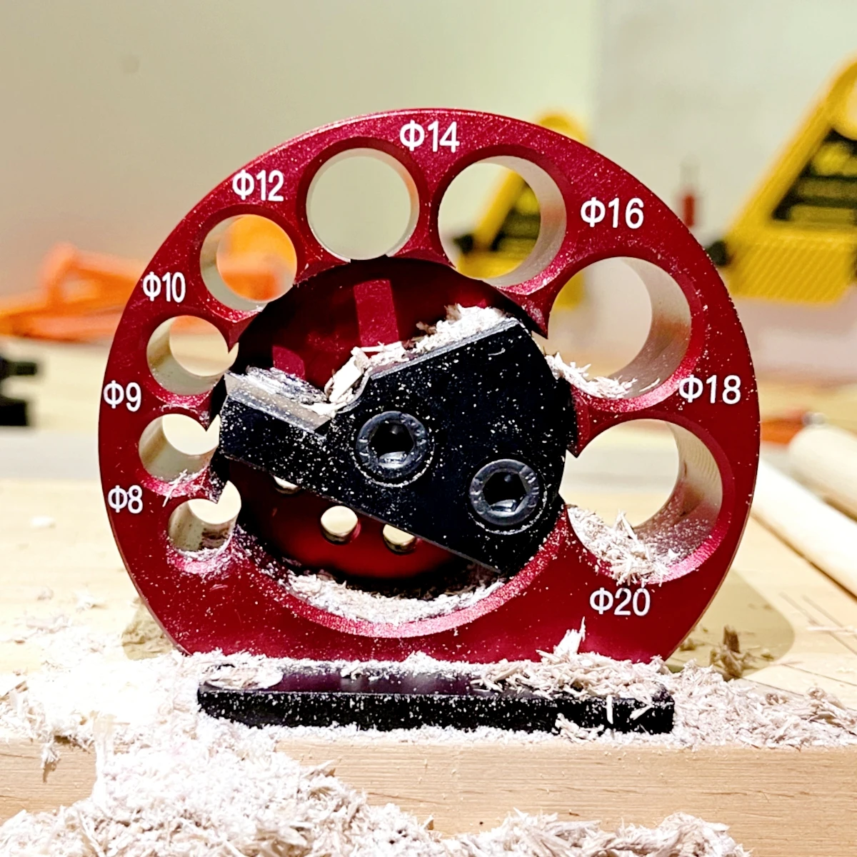 Kit de Gabarito para Fazer Cavilhas de 8 Furos (8mm-20mm) com Lâminas de Metal Duro, Ferramenta Auxiliar para Fresagem de Hastes Redondas em Furadeiras Elétricas para Marcenaria