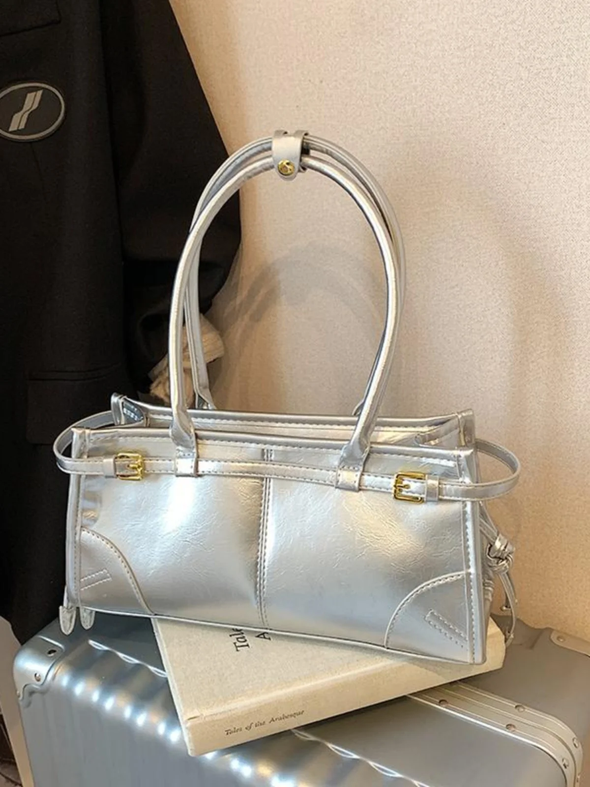 

Women's Oil Wax Leather Commuter Tote Bag 2025 New Style Women's Creative Design Zipper Shoulder Bags Elegant Fashion Handbag