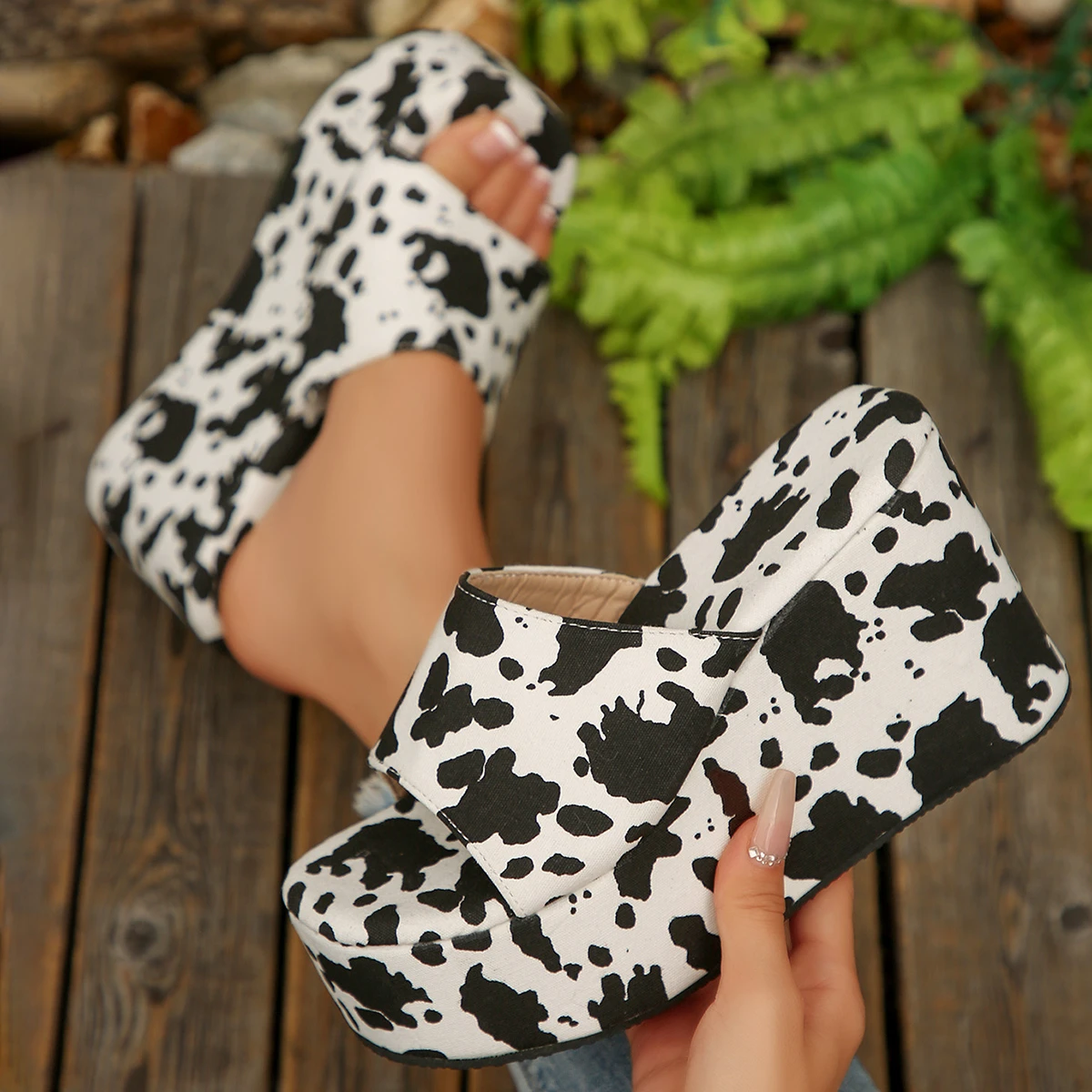 

Women Slippers Summer 2025 New Casual Wedge Slippers Thick Soled High Heeled Platform Shoes Outdoor Luxury Sandals Slides Women