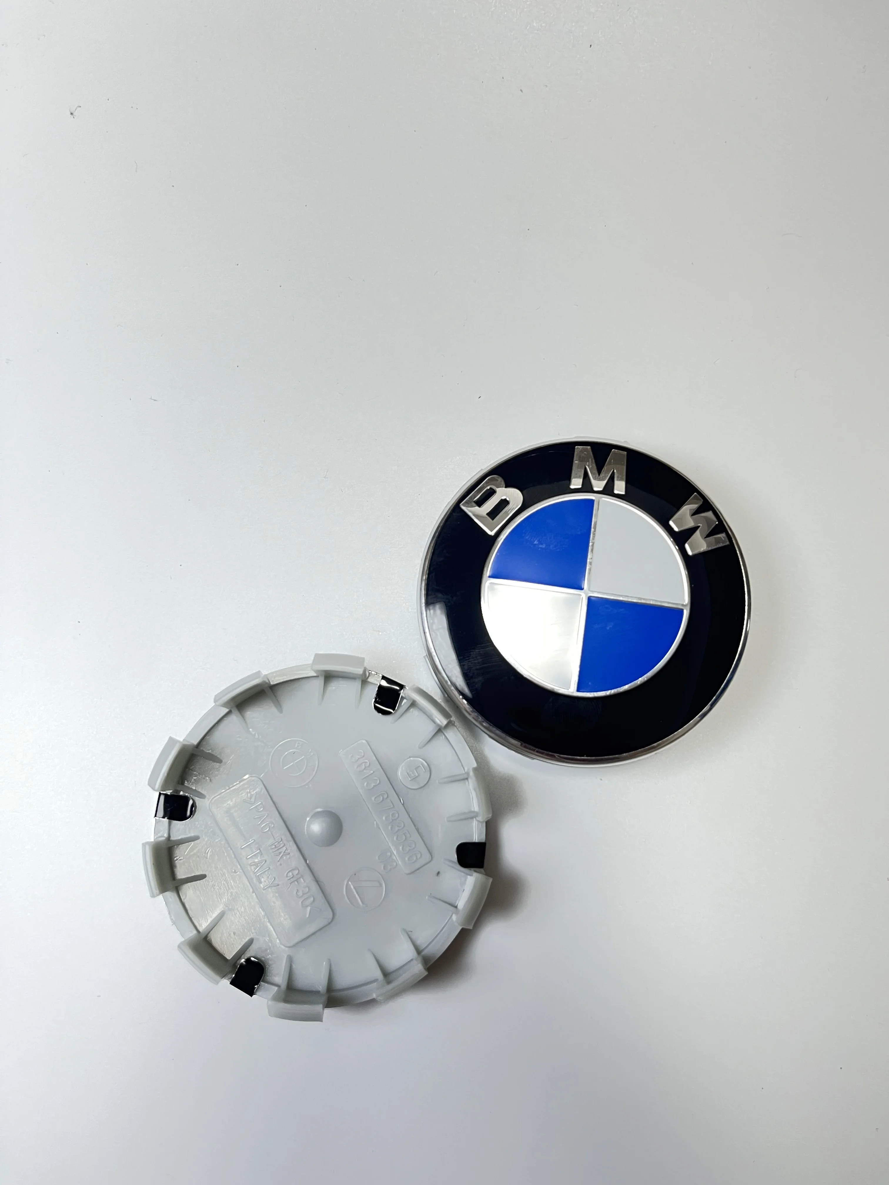 4 قطعة الأزرق والأبيض 68 مللي متر 56 مللي متر 60 مللي متر شعار غطاء العجلة ، مناسبة لسيارات BMW F02 F18 F35 G20 G03 G05 F10 E93 F20 E87 E30 E46 E28