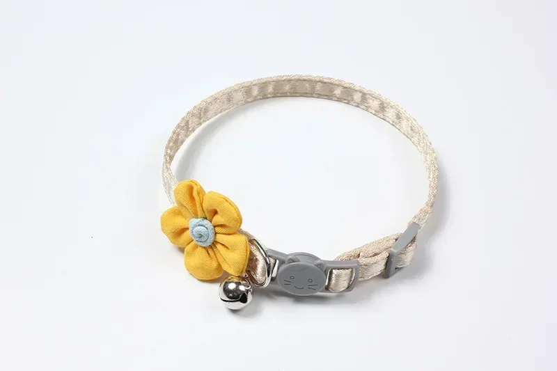 Bunte Blume verstellbares Haustier halsband Sonne Hunde Katzen halsband mit Glocke Blume Kätzchen Welpen Halskette Katze Zubehör Haustier liefert