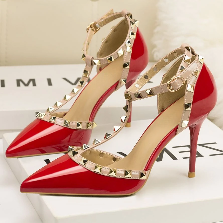 Rivet Pointed Toe Brand High Heels Women Fashions Designer Heeled Sandals Female Hollow Red Sexy Fine High Heel Women Pumps