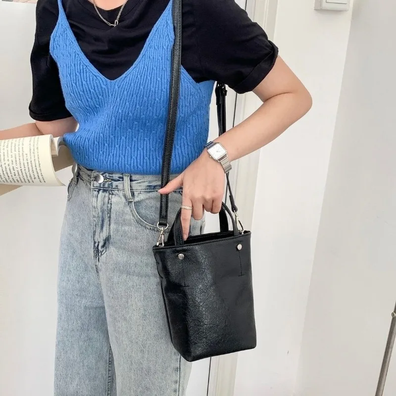 Korean Silver Oil Wax Leather Mini Handbag Summer New Small and Popular High End Water Bucket One Shoulder Crossbody Small Bags