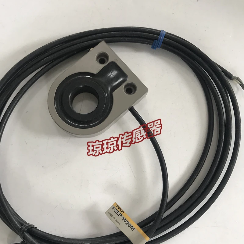 Threading Detection Proximity Sensor F2LP-W20M Detection Distance 20mm Original Japanese Spot Hot Sale