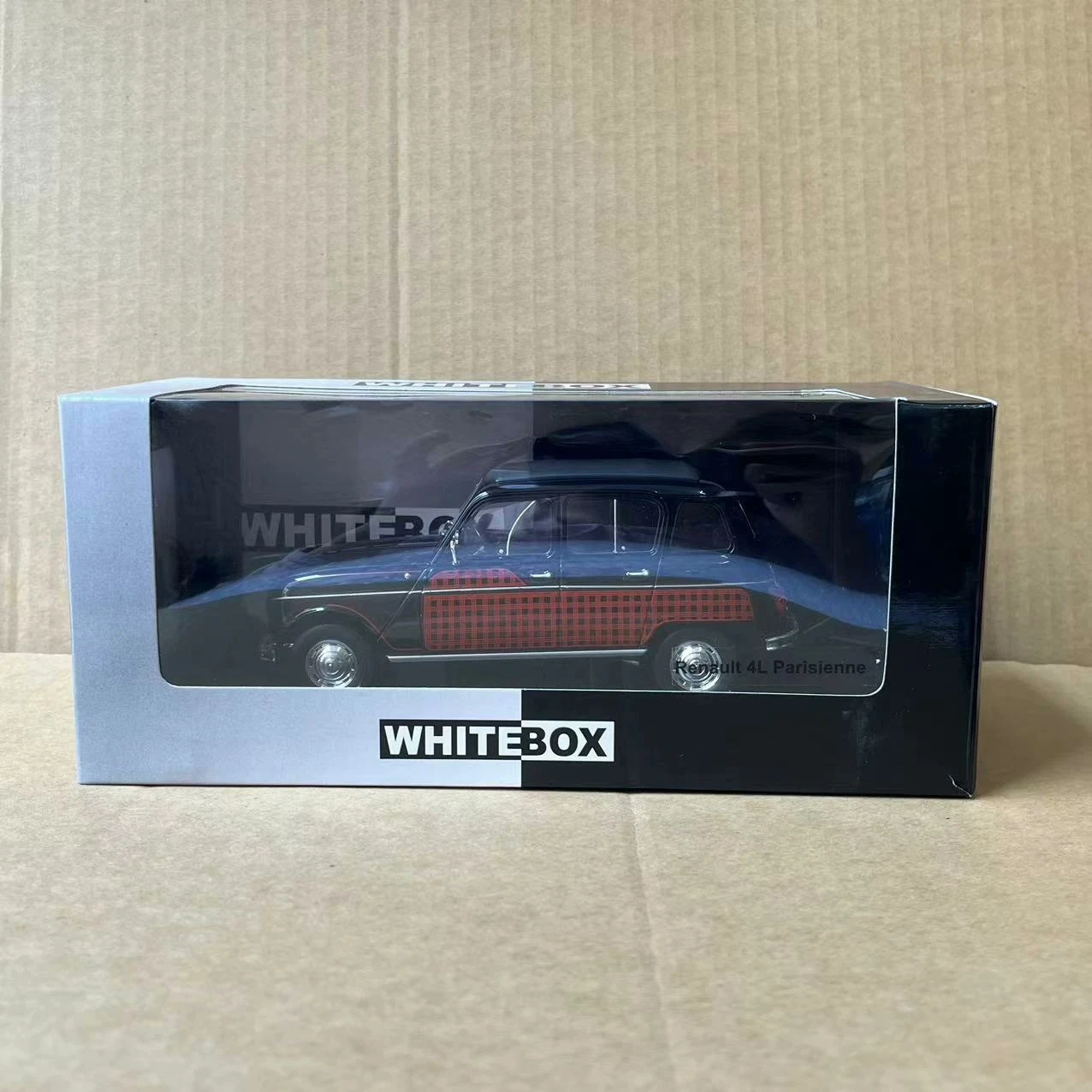 

Diecast WHITEBOX 1/24 Scale RENAULT 4L PARISIENNE K4 Alloy Car Model