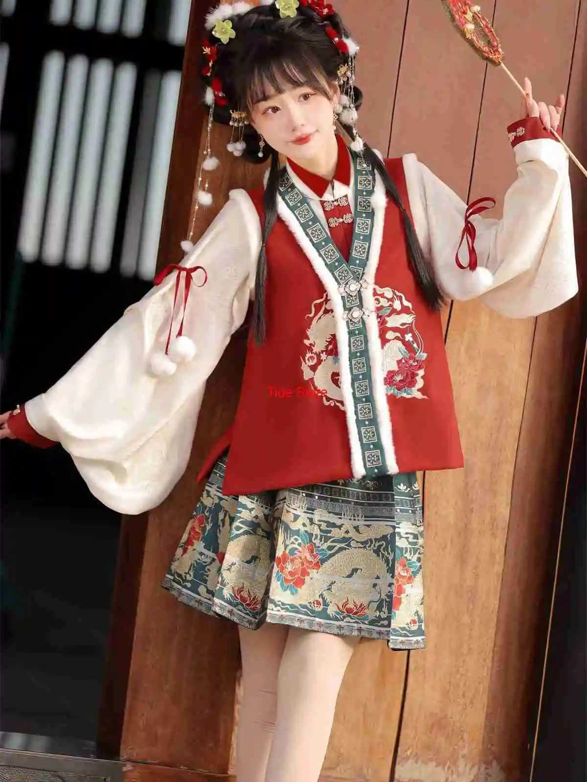 

Fortune Dragon Spring Festival Hanfu для женщин Модифицированный жилет с элементами Хань Мамиан Юбка Короткий стиль на Новый год Рождество