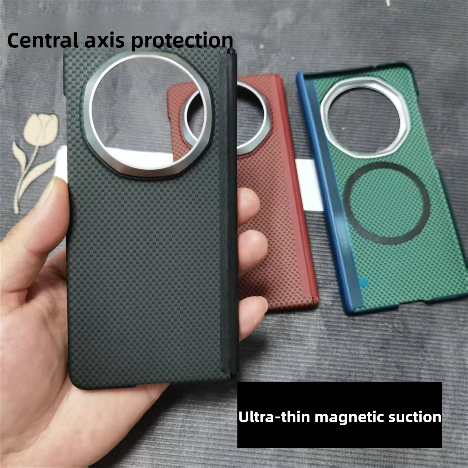 

For Honor Magic V5 Case New Carbon Fiber Pattern Ultra-thin Central Axis Protection Built-in Magnetic Phone Case for Magic V3